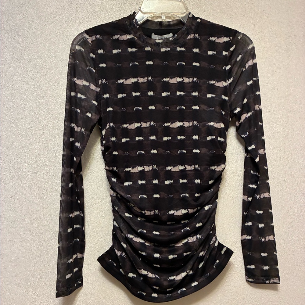 NWT b. Young top